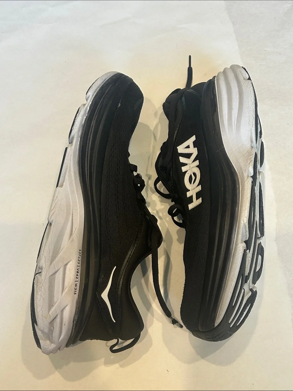 Hoka Black / White Bondi 8 Men's Road Running Shoes size 10 lace up sneakers